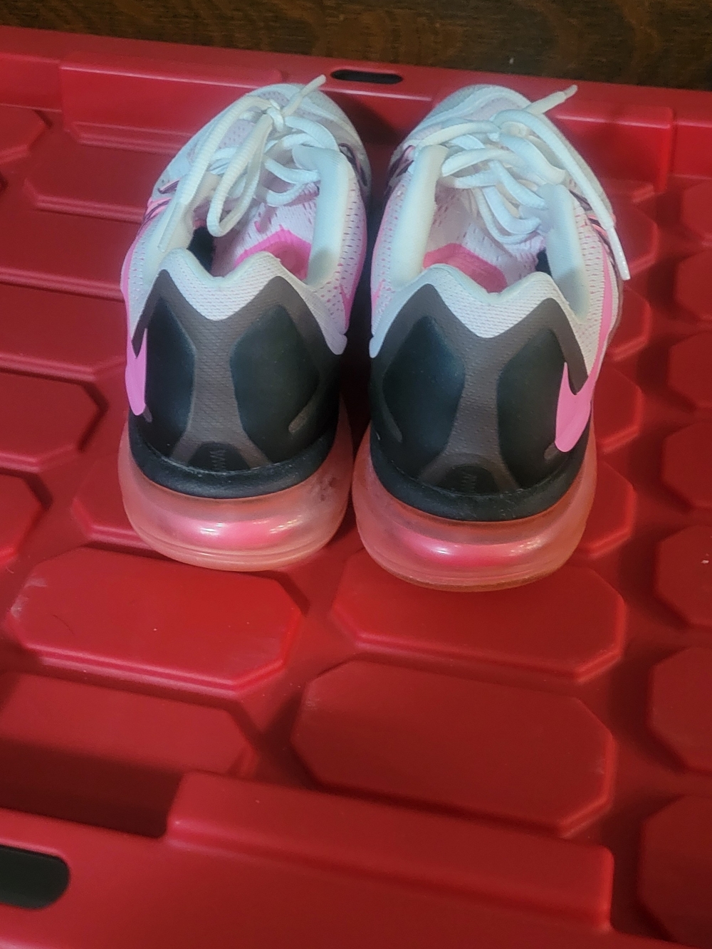 Nike Women’s Pink and White Air Max Running Shoes - Picture 2 of 9